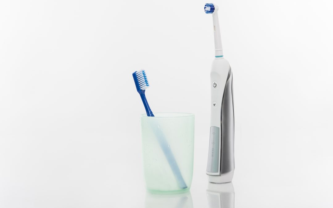 Diferencias entre el cepillo de dientes manual y el eléctrico
